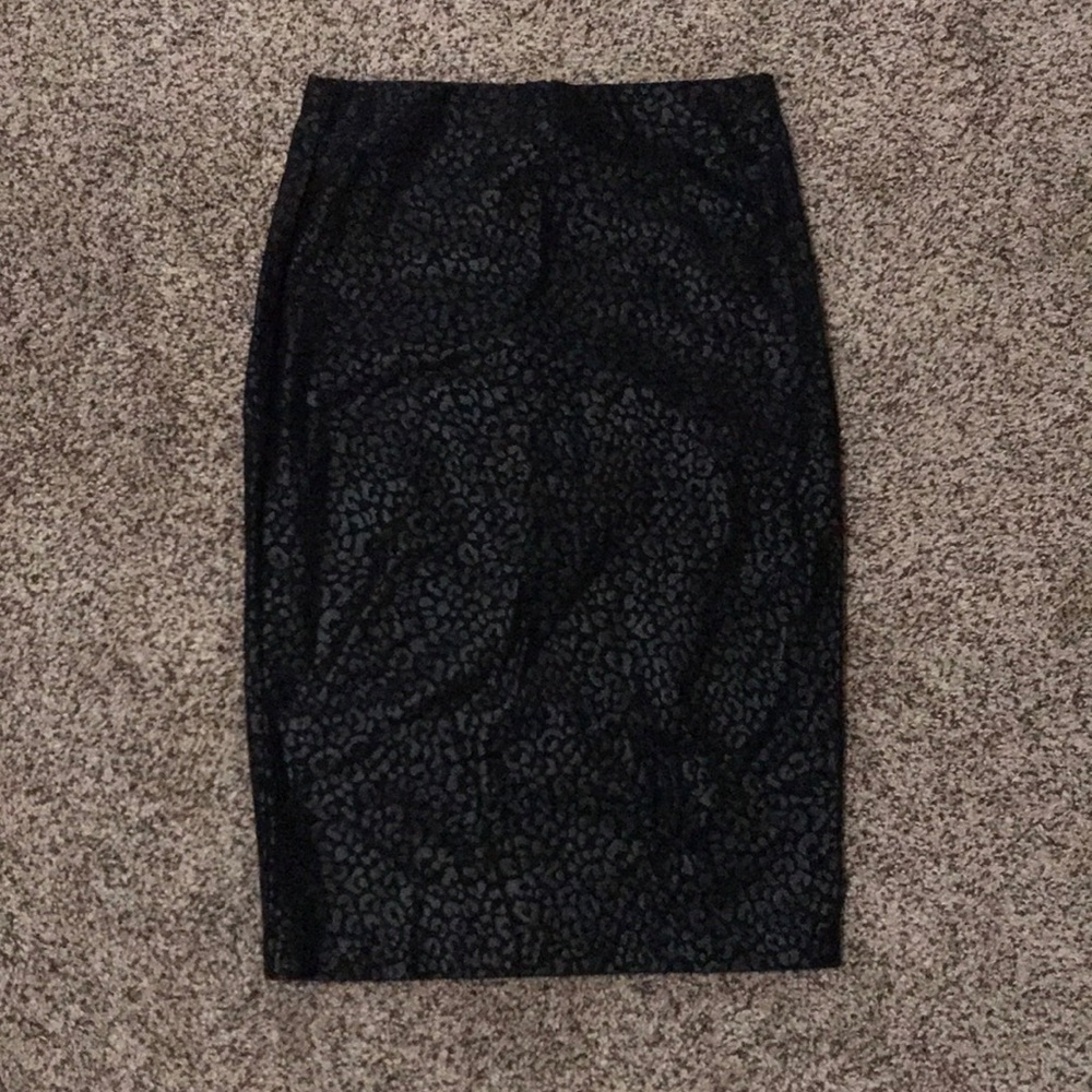 Leopard print black pencil skirt
